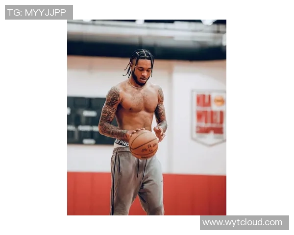 惠特摩尔休赛期训练动态曝光，网友力挺：FMVP有望！(惠特洛克百科)